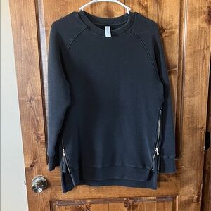 Varley Black Crew Neck Sweater